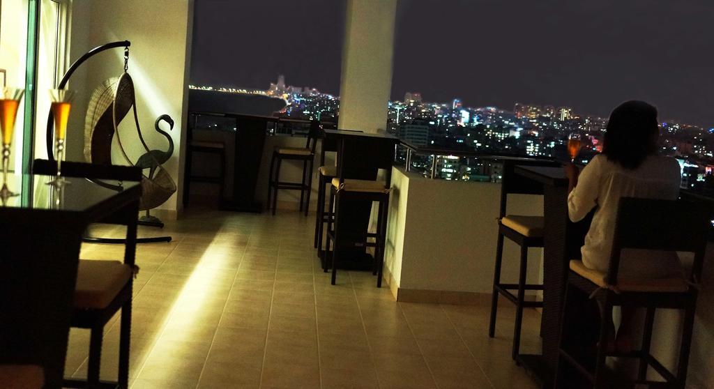 The Penthouse Above Sea Lejlighed Dehiwala-Mount Lavinia Eksteriør billede