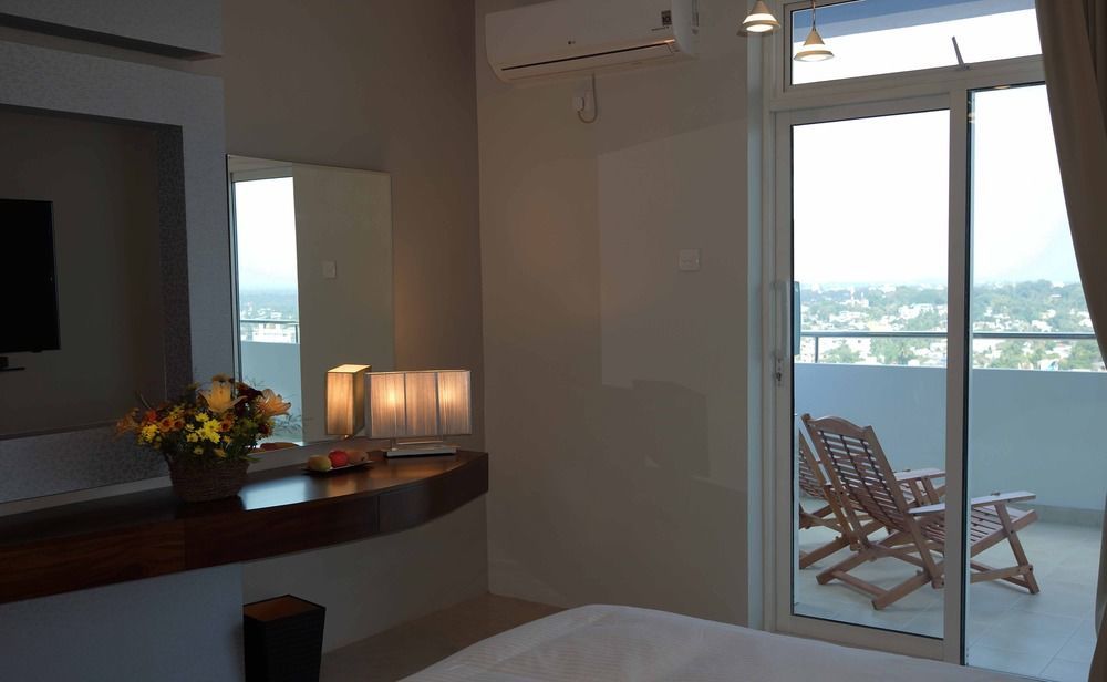 The Penthouse Above Sea Lejlighed Dehiwala-Mount Lavinia Eksteriør billede
