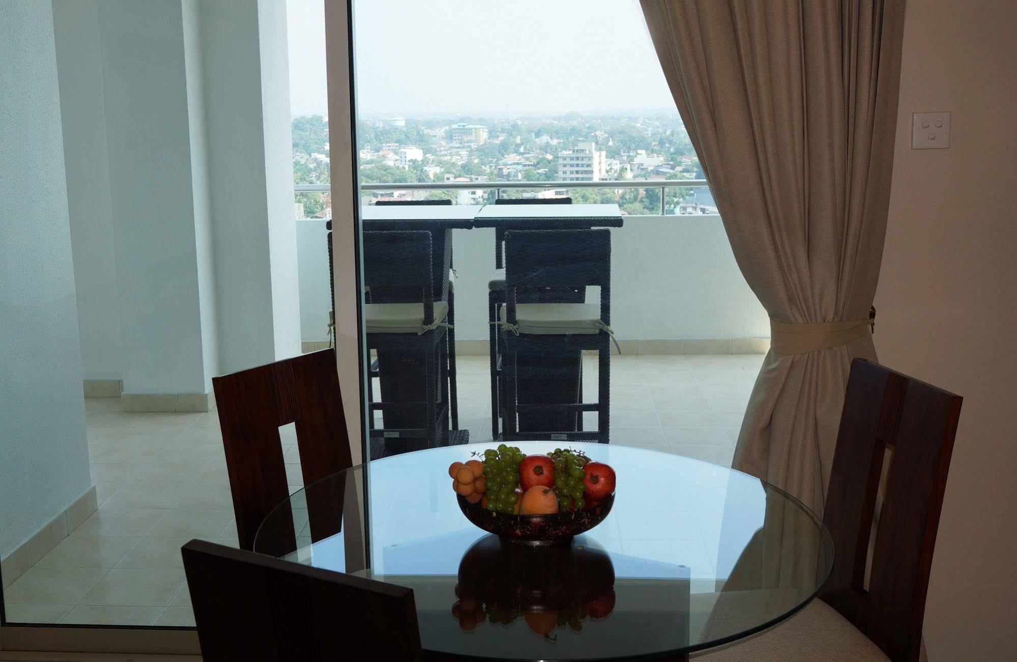 The Penthouse Above Sea Lejlighed Dehiwala-Mount Lavinia Eksteriør billede